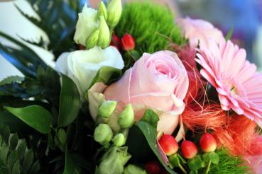Valentinstags - Törtchen mit Blumenstrauß